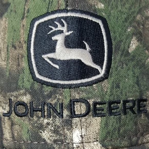 John Deere Camo Cap/Water Bottle Bundle - Picture 11 of 11